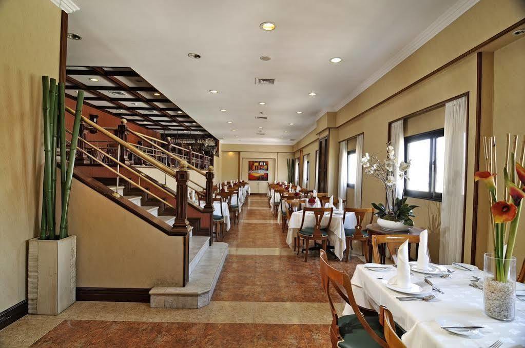 Hotel Gran Palace Santiago Buitenkant foto