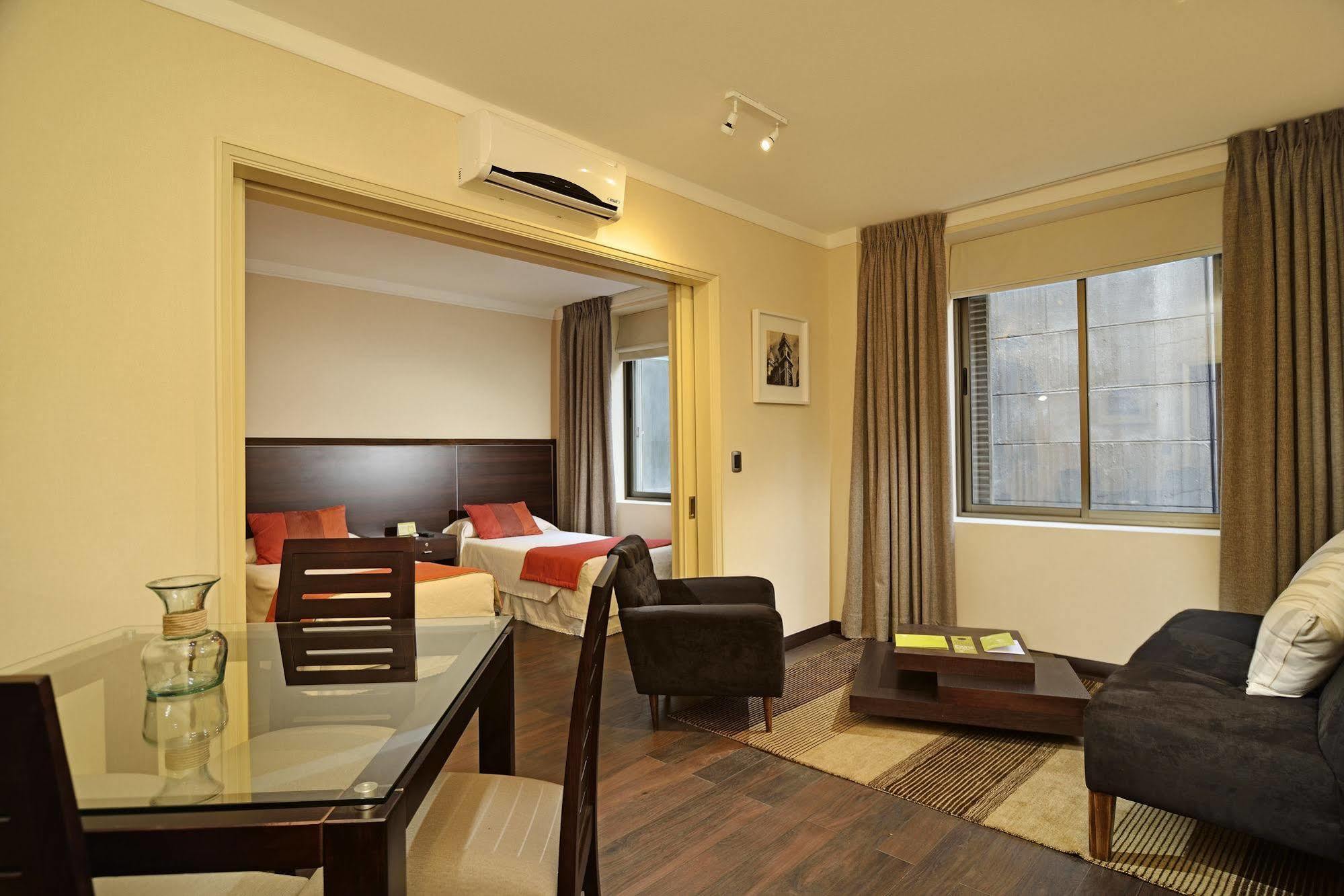 Hotel Gran Palace Santiago Buitenkant foto